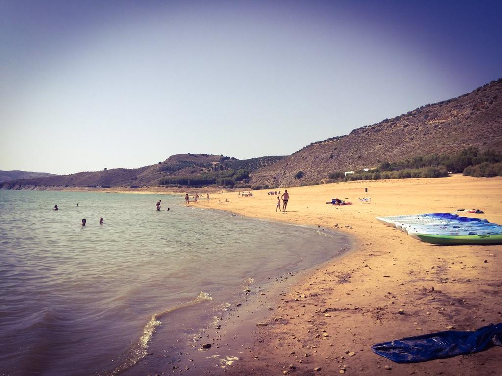 Camping Valdearenas Iznájar المظهر الخارجي الصورة