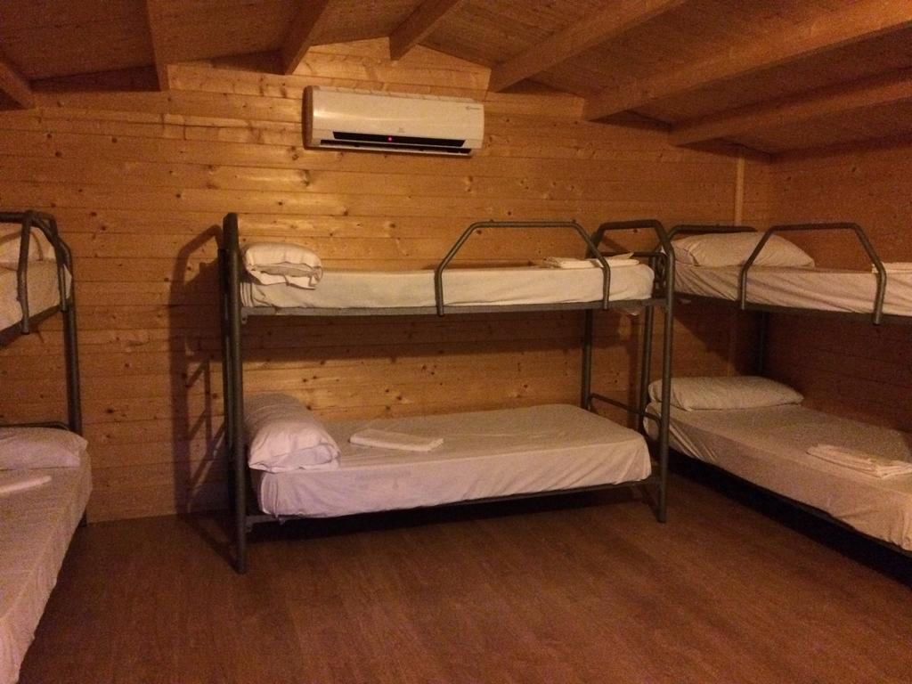 Camping Valdearenas Iznájar المظهر الخارجي الصورة